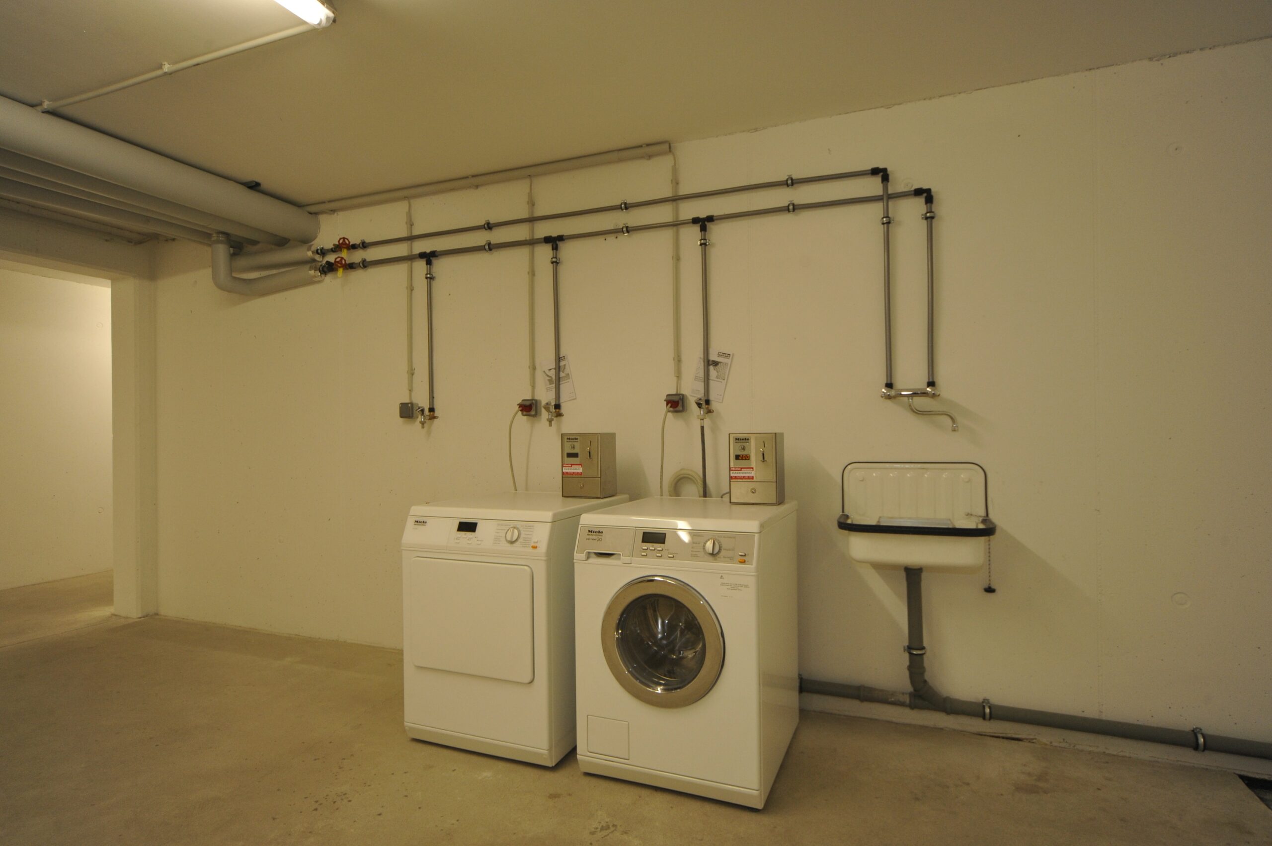 Washing machine and dryer for workers in Vienna
